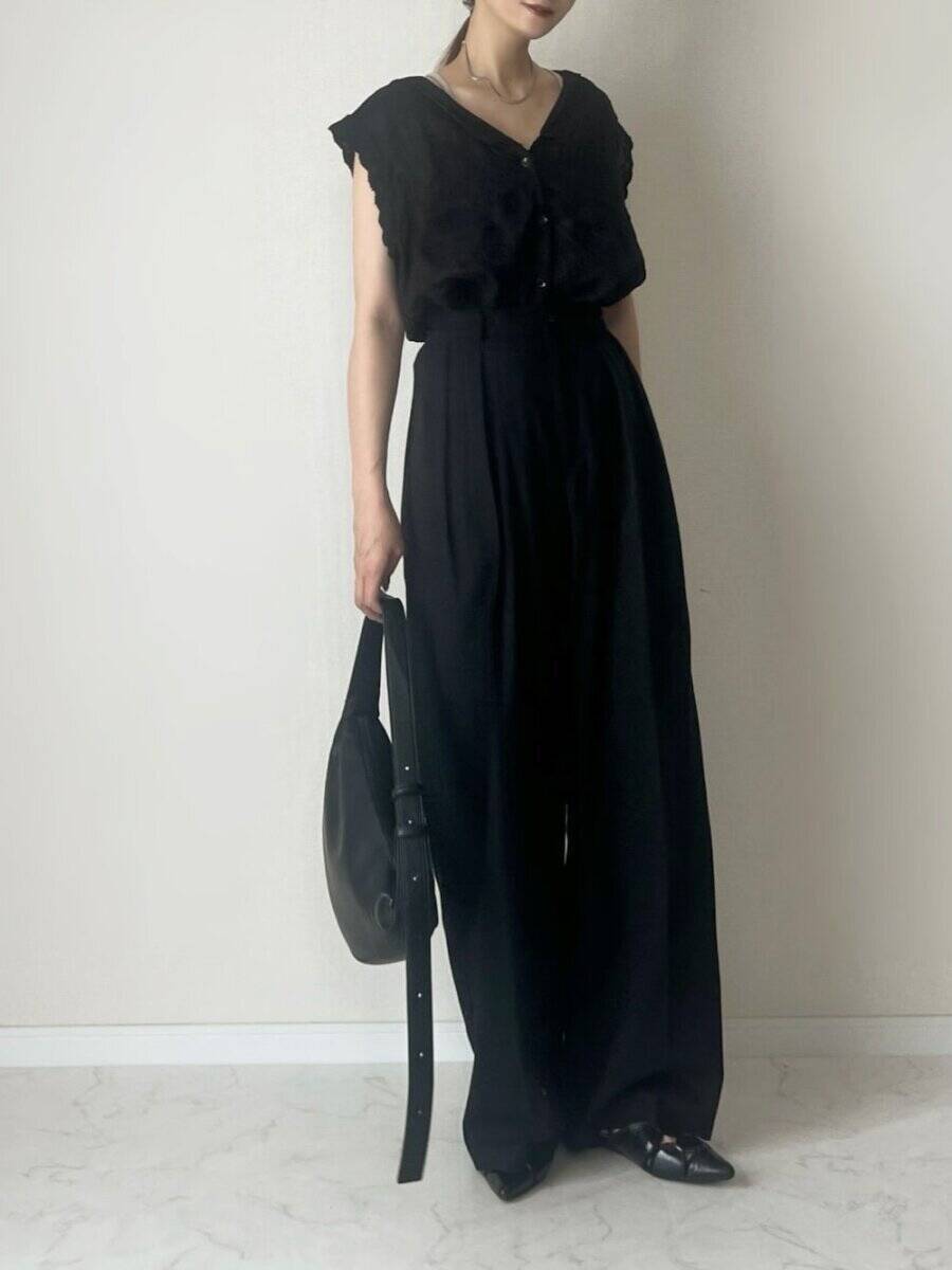 夏の「黒ワイドパンツ」はこう着て爽やかに垢抜ける♡重たく見せない！大人の着回しコーデ