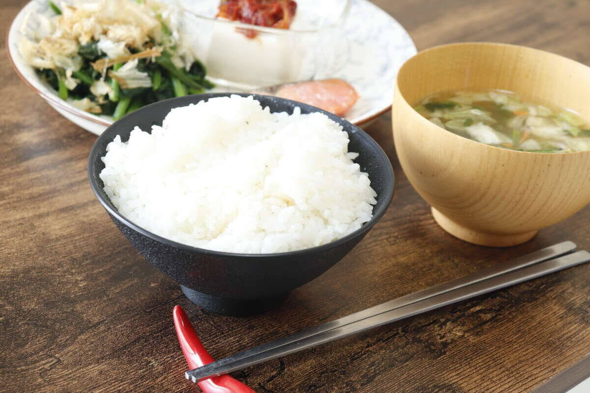 100均で急いで追加買い！「家族分も総取り換え！」「一度使うと元には戻れん…」高見え食器