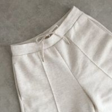 ユニクロの美脚スウェット♡"ただ着ただけ"を垢抜けに変えるNG&amp;OKコーデ徹底比較！
