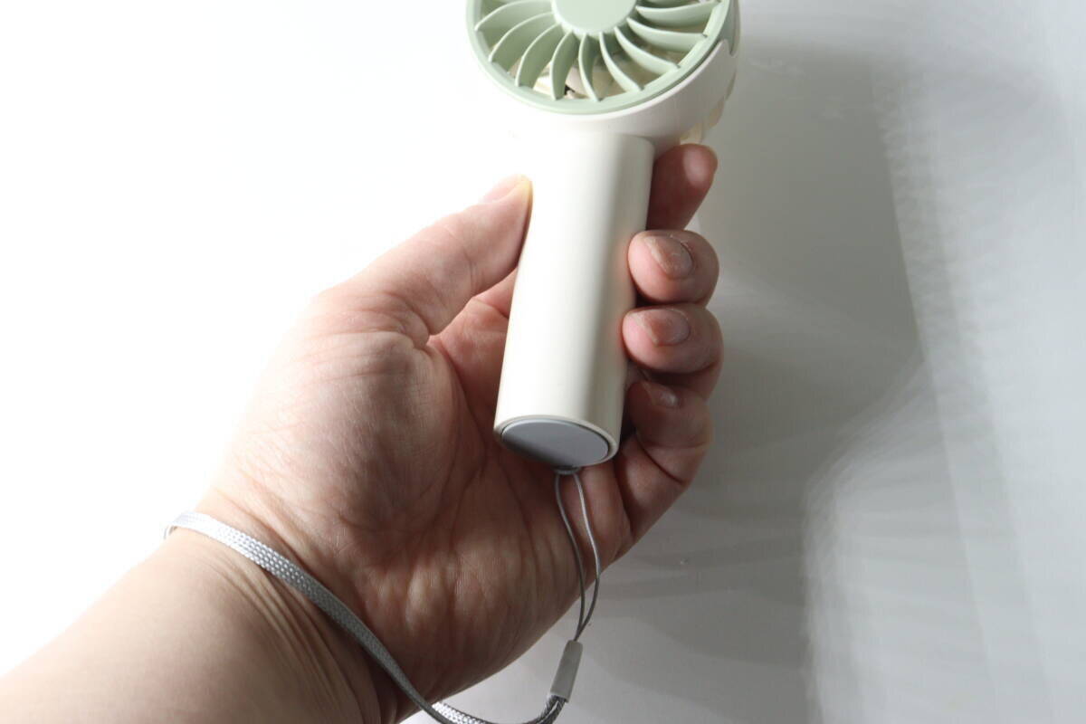 100均で買えるとは思えん！サイズも使用感も文句なし！買ってよかった700円家電