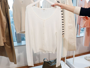 ついに発売開始♡ユニクロ新作コラボはこれが狙い目！今買ってすぐ着られるトップス3選