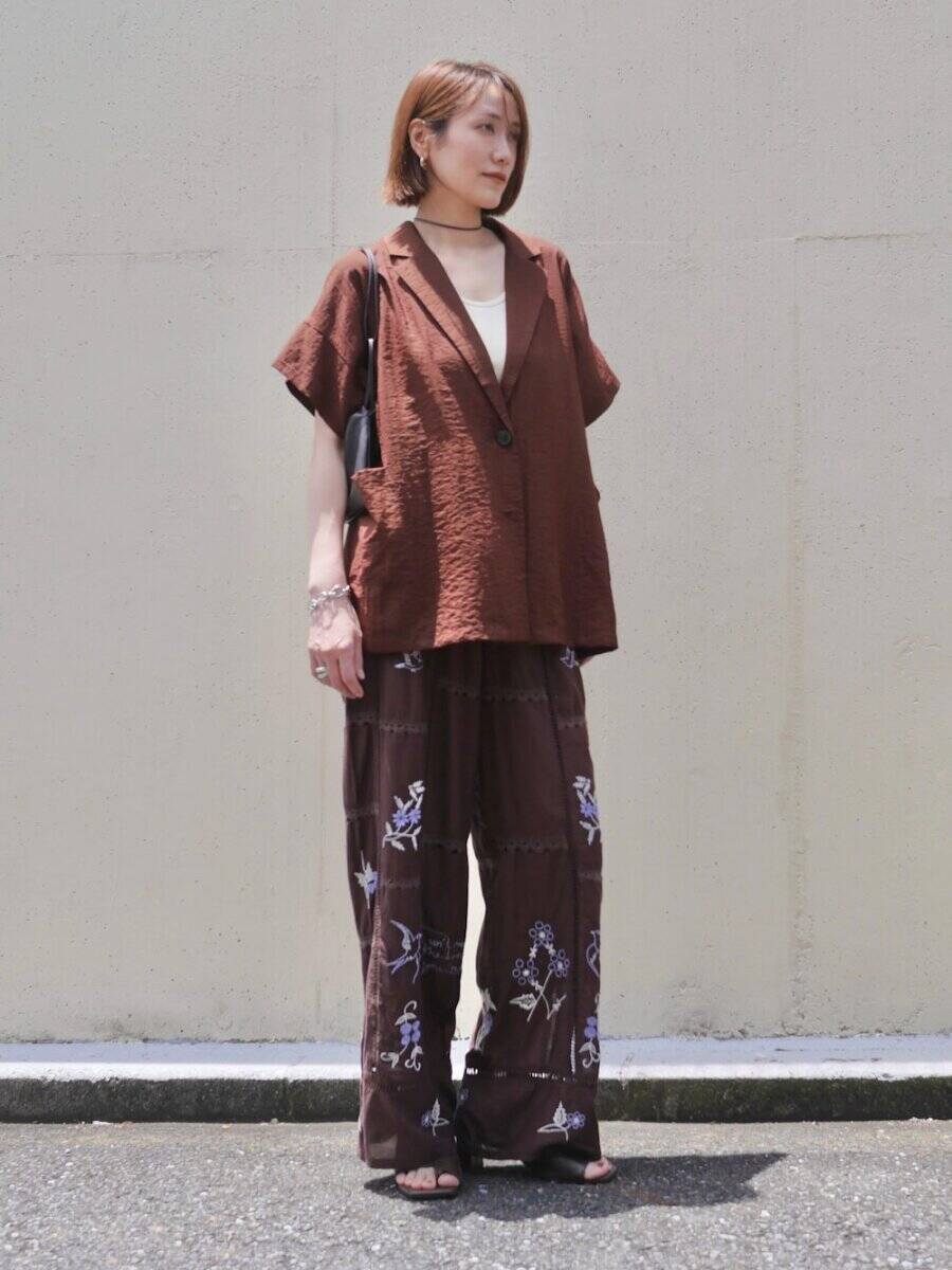 シンプルな夏コーデは「柄パンツ」投入で差が付く！ラクしておしゃれ♡大人のこなれスタイル
