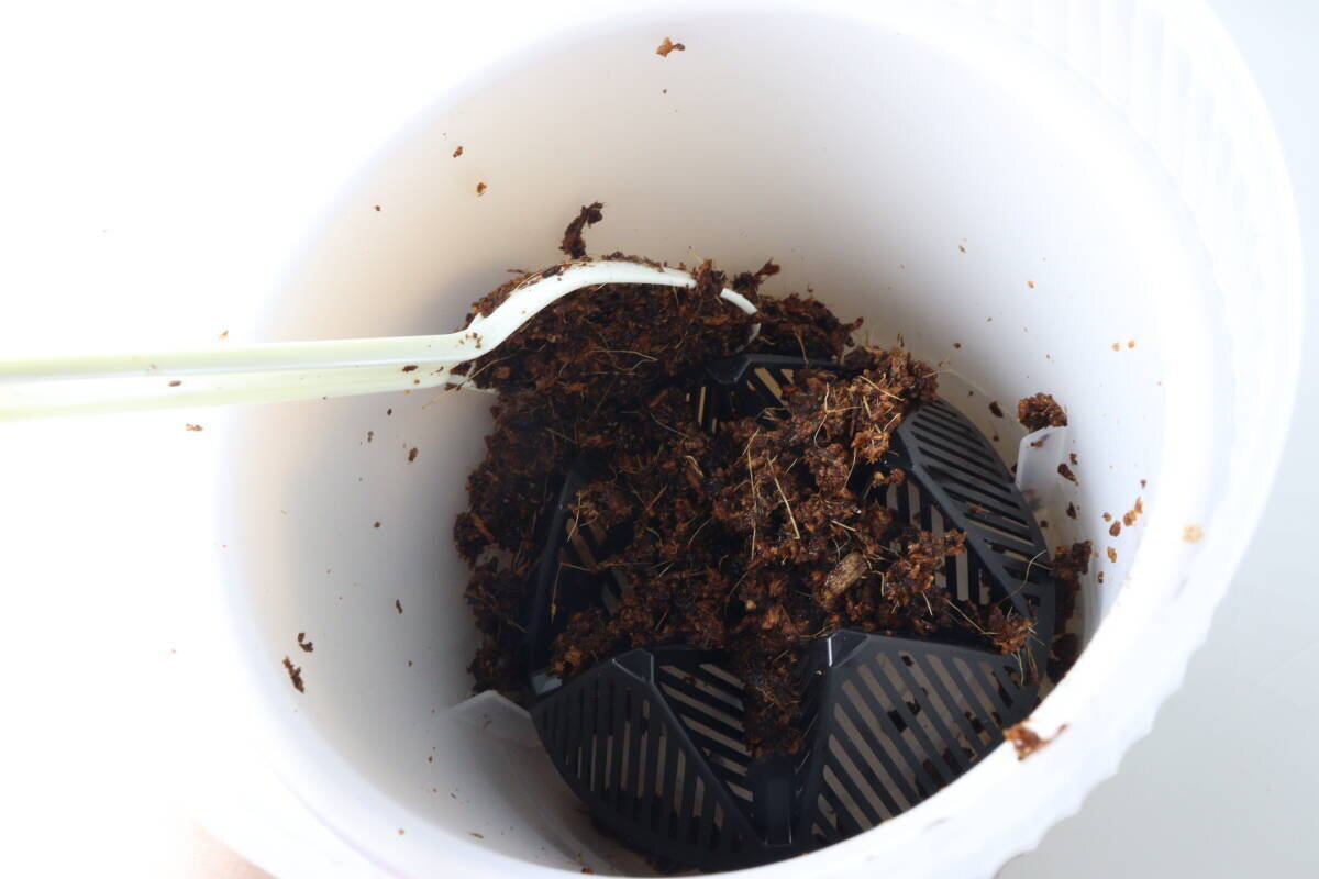 100均の人気アイテムに進化系出たぞ～！「売切れる前に絶対買って」機能的な園芸グッズ