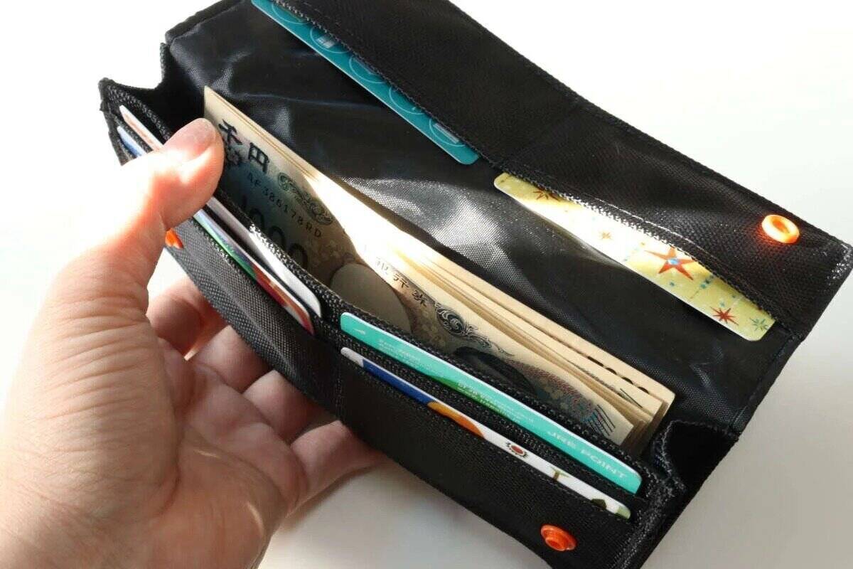 えっ100均の商品なの！？「安いからって侮れない！」むしろ指名買いしたくなるお財布3選