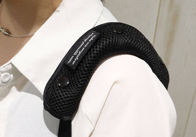 肩がツライ…ならセリアのコレ試してみて！いっぱい買い物しても安心～♡後付けできるカバー