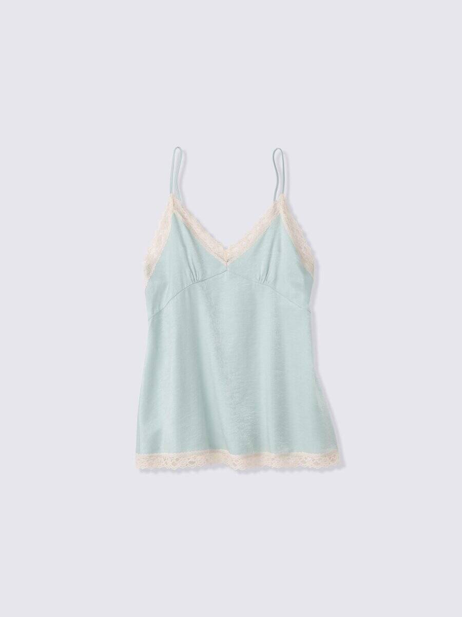 GUさん、990円～はさすがにやりすぎ…！爽やかに着映える♡夏のブルートップス5選