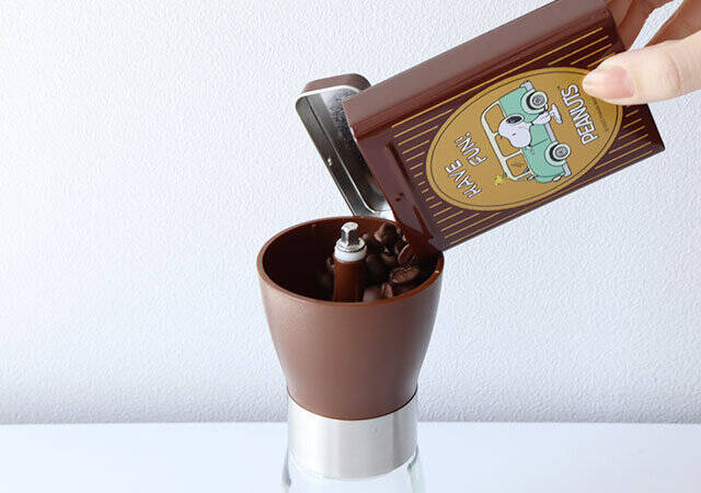 これが付録って…驚きしかない！スヌーピーの「コーヒーミル＆ミニ缶セット」モノマスター5月号