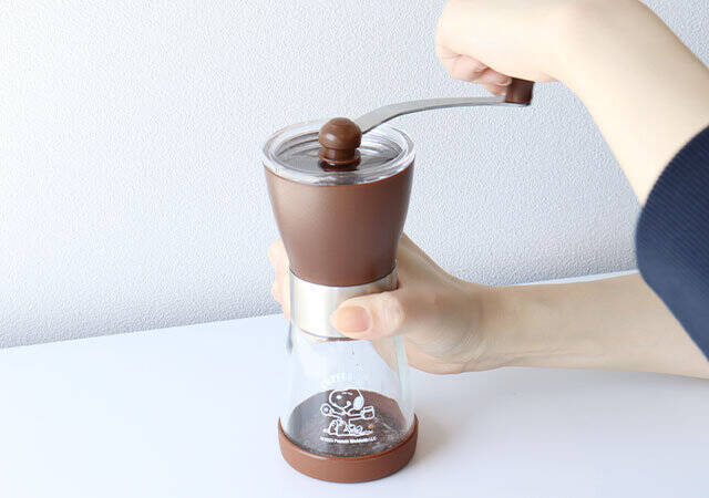 これが付録って…驚きしかない！スヌーピーの「コーヒーミル＆ミニ缶セット」モノマスター5月号