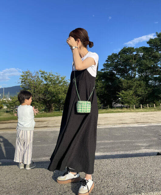 実はユニクロのTシャツが大人の着やせに有効です！めちゃ使えるのに激安のセールトップス