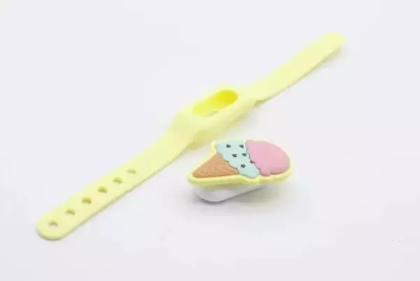 100均で全部揃います！「お出かけ前に買って良かった！」アレから守ってくれる便利グッズ