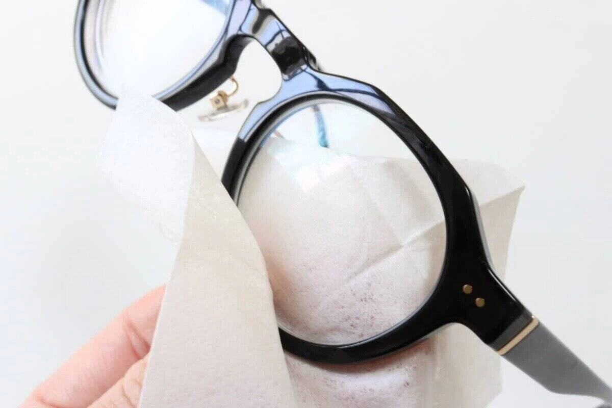 100均で買って本当に良かった！「長年の悩みが即解消した！」快適度が上がるメガネグッズ3選