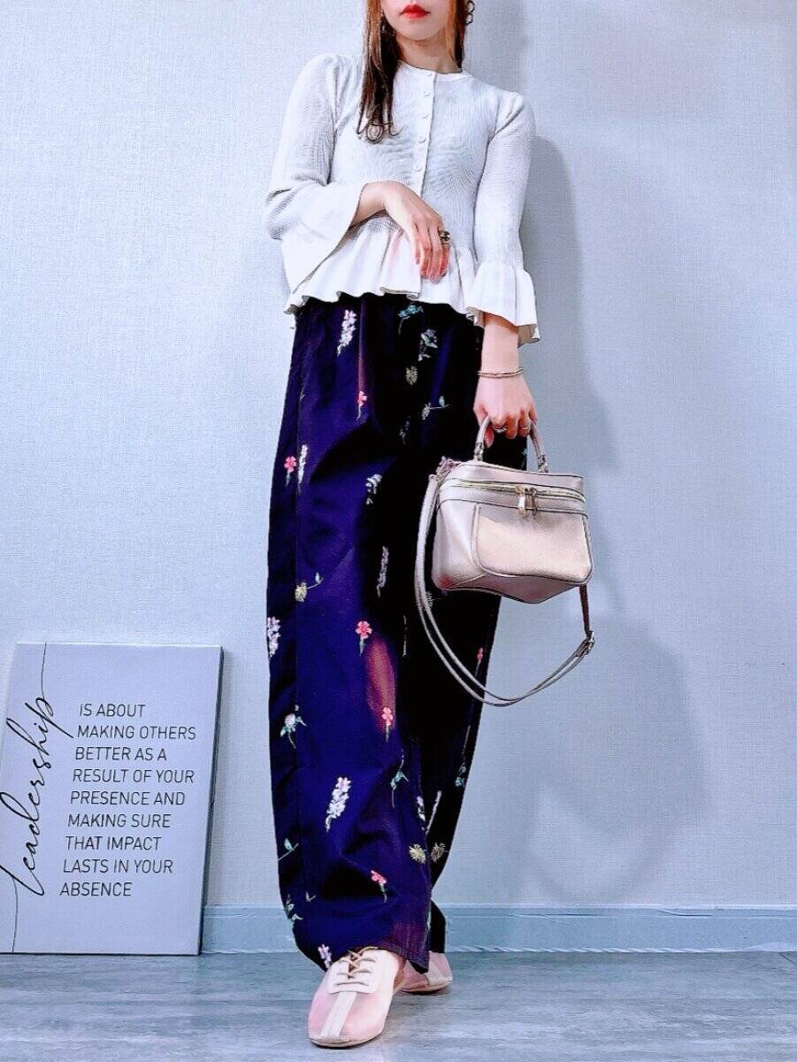 30・40代がGU人気コラボ「フリルカーデ」を高見えさせる3つのコツ♡春の着回し6選