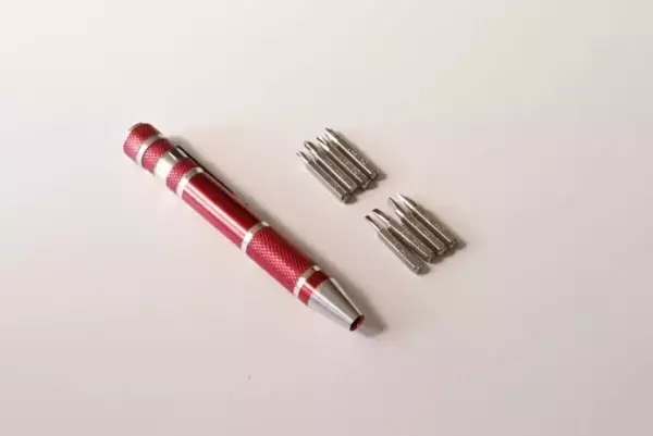 先に100均見といて正解！「これ1つあれば最強じゃん！」工具箱要らずのコンパクト工具