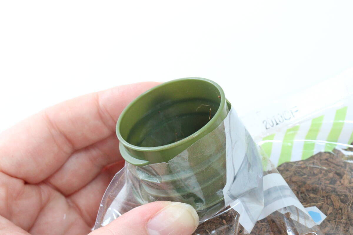 100均で買って大・大・大正解！「手も道具も汚れにくいって助かるわ」保管も楽になる神グッズ