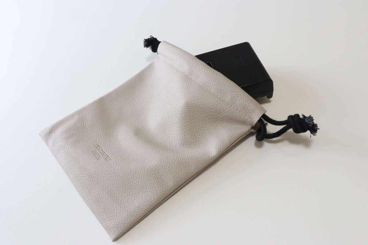 100均でついに理想形を発見！「大人が本気で使える！」100円とは思えない高見え巾着