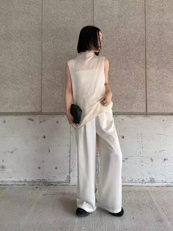 「透け感×白ワイドパンツ」マネするだけで涼しげ美人♡おしゃれな人着こなし大公開！