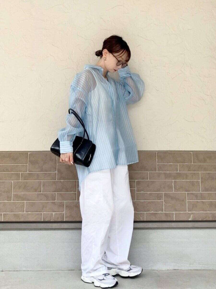 「透け感×白ワイドパンツ」マネするだけで涼しげ美人♡おしゃれな人着こなし大公開！