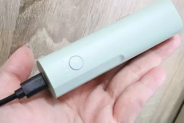 100均で1000円はさすがに悩む…けど買って本当に良かった！持ち運びに便利な電気小物3選
