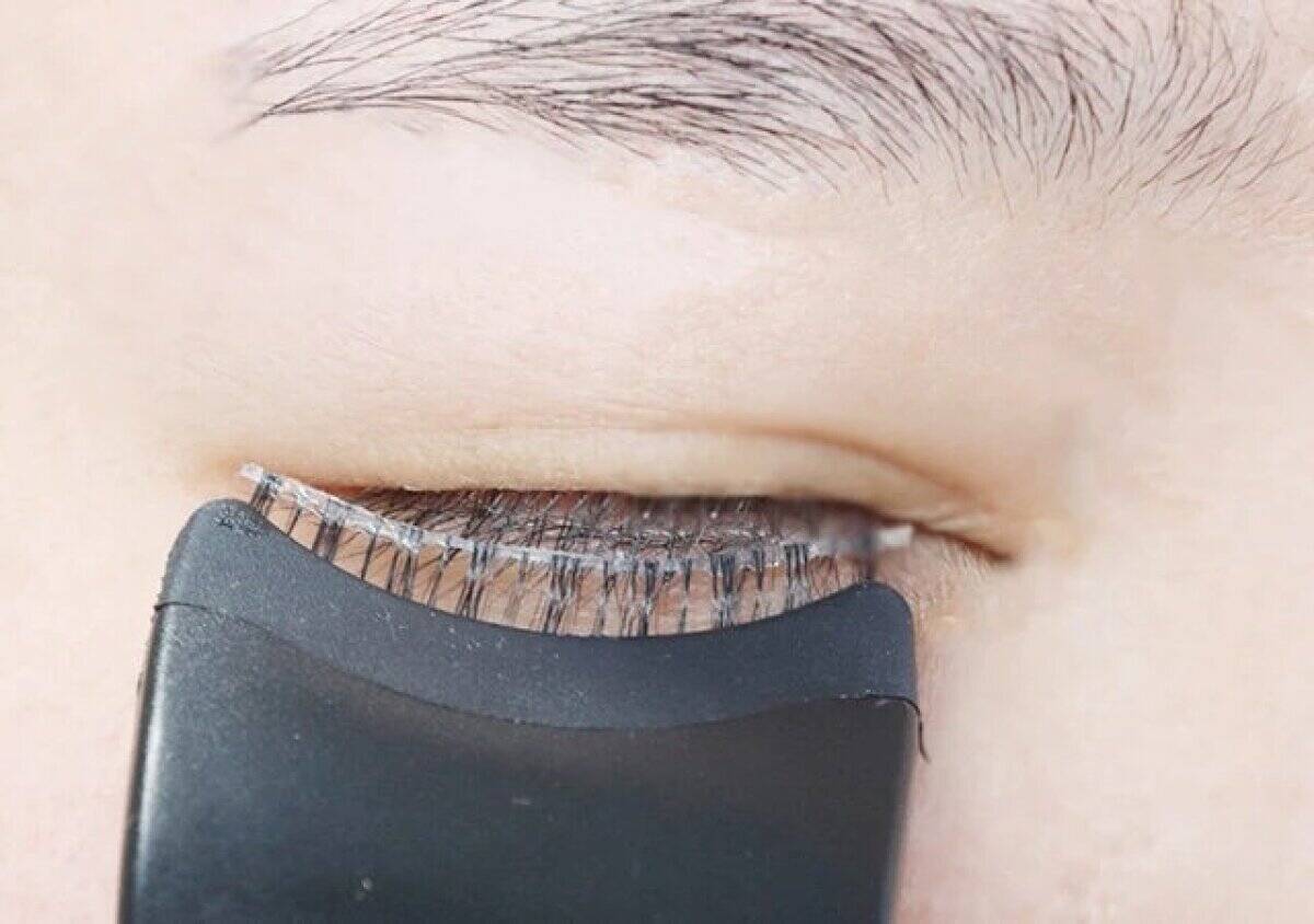 100均で買っといてよかった～！不器用でもクオリティ激変！メイクのお助けツール3選