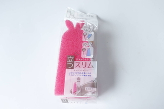 自立するタイプが優秀すぎ！「もうこれ以外使えん…」底までしっかり届く100均スポンジ
