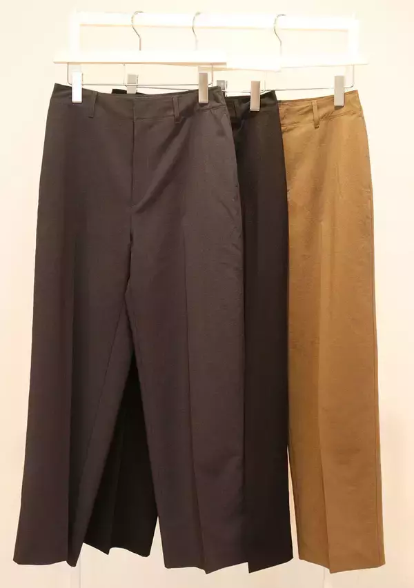 ユニクロで大当たりパンツ見つけた！足がスンッと長～く見える！神シルエットな万能パンツ