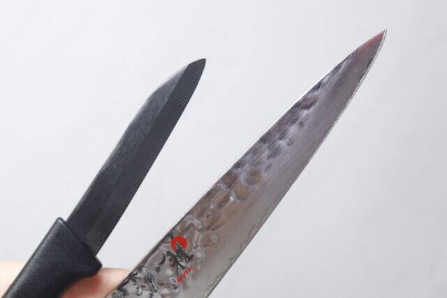 えっ真っ黒…？！ダイソーで良い買い物しちゃった！ちょっと珍しい色のナイフ