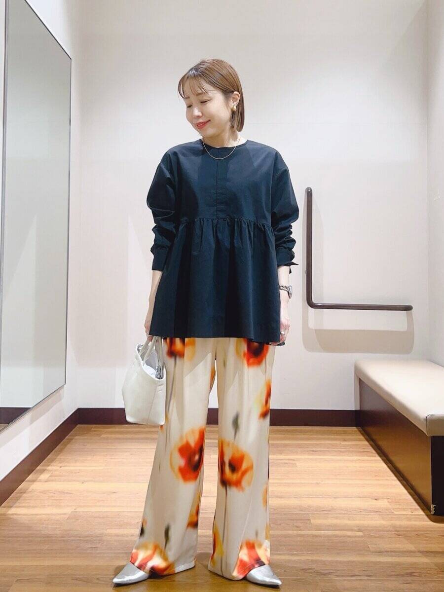 結局「黒ブラウス」が断トツで使える♡上品に着やせが叶う！最旬こなれスタイル5選