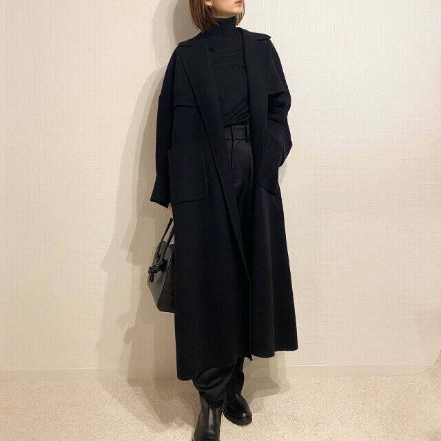 お洒落したつもりが…なんかイマイチ？定番黒コートがもっと垢抜ける！旬コーデのポイント