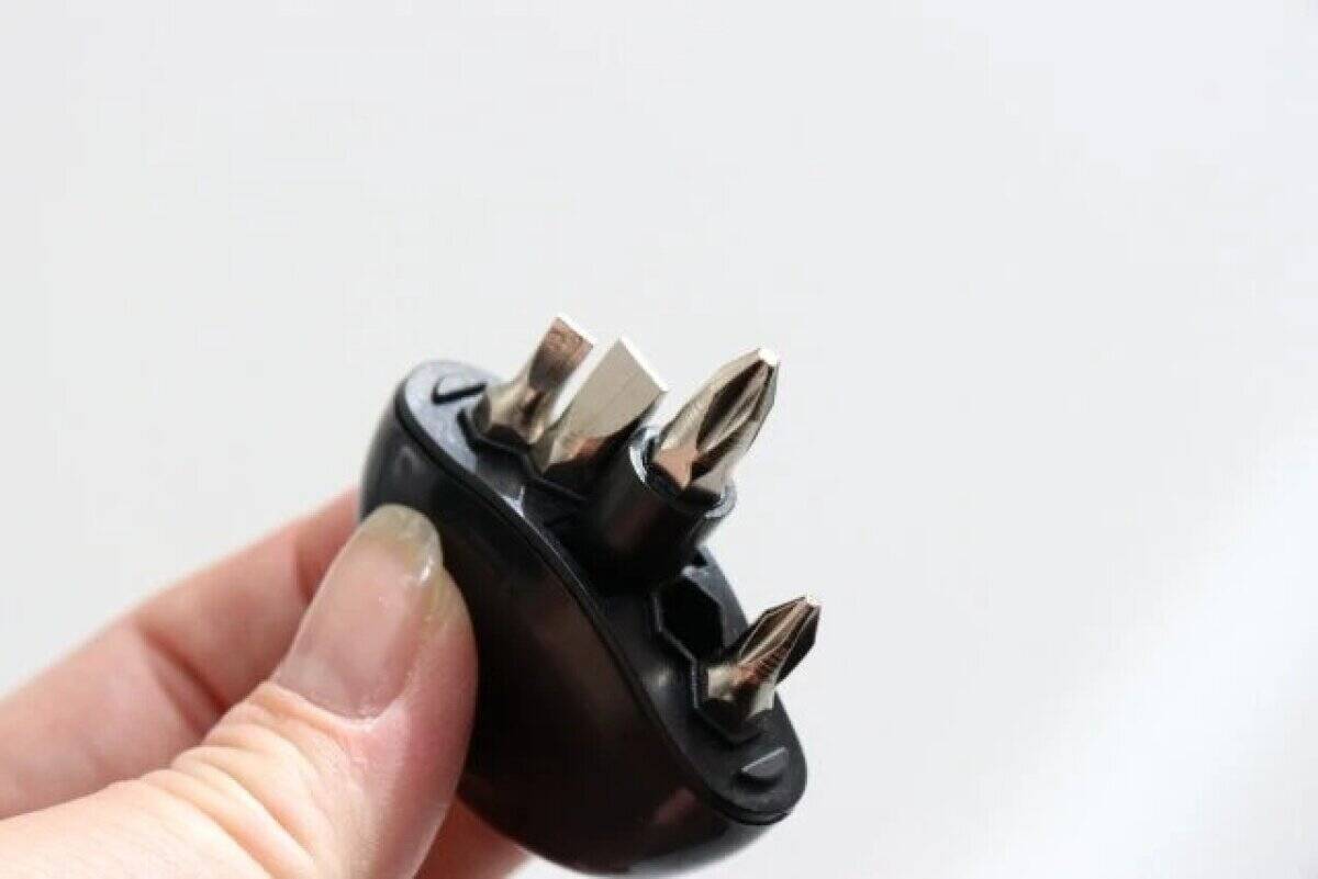 「バッグに付けとくと安心感違う！」便利な100均キーホルダー3選