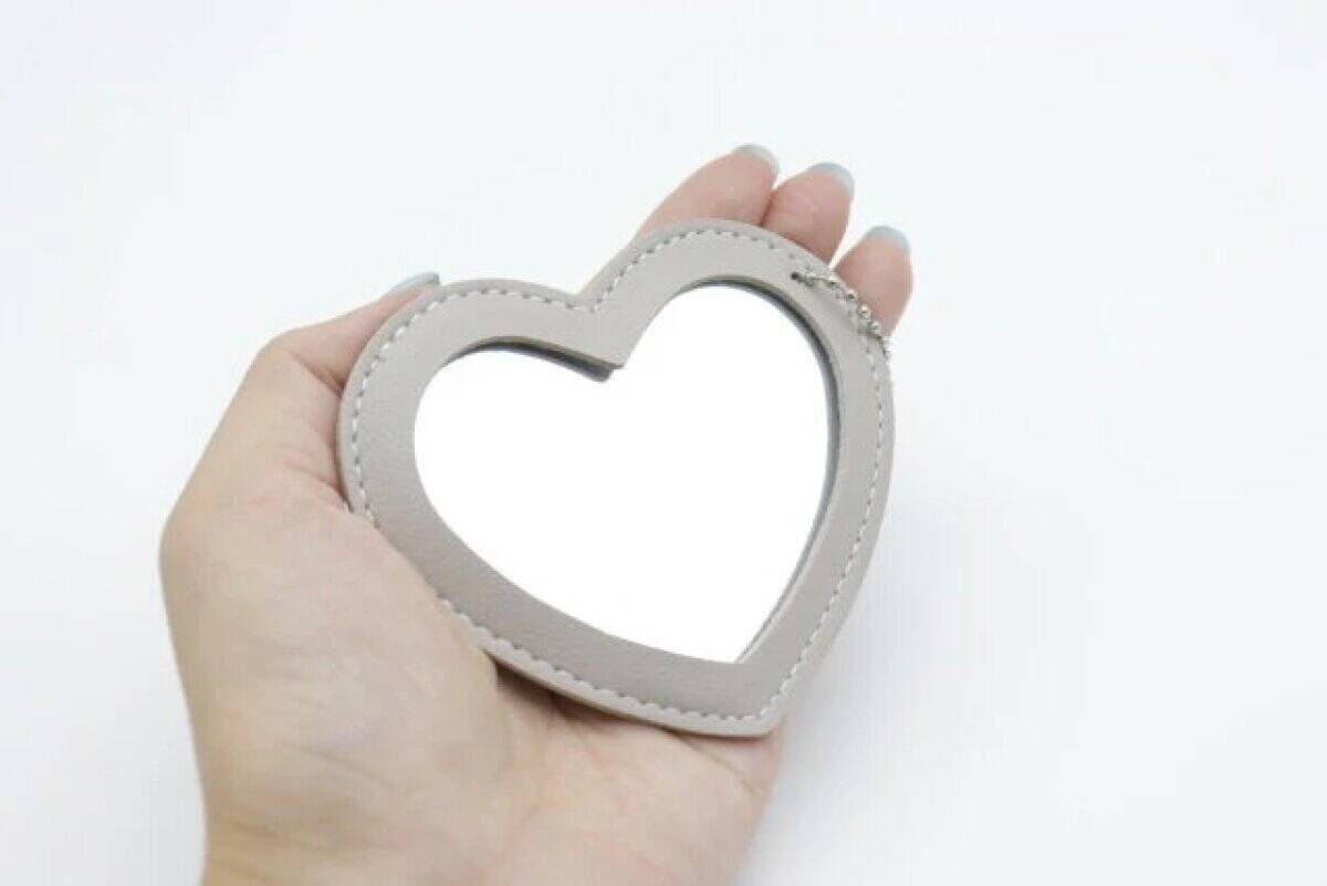 「バッグに付けとくと安心感違う！」便利な100均キーホルダー3選