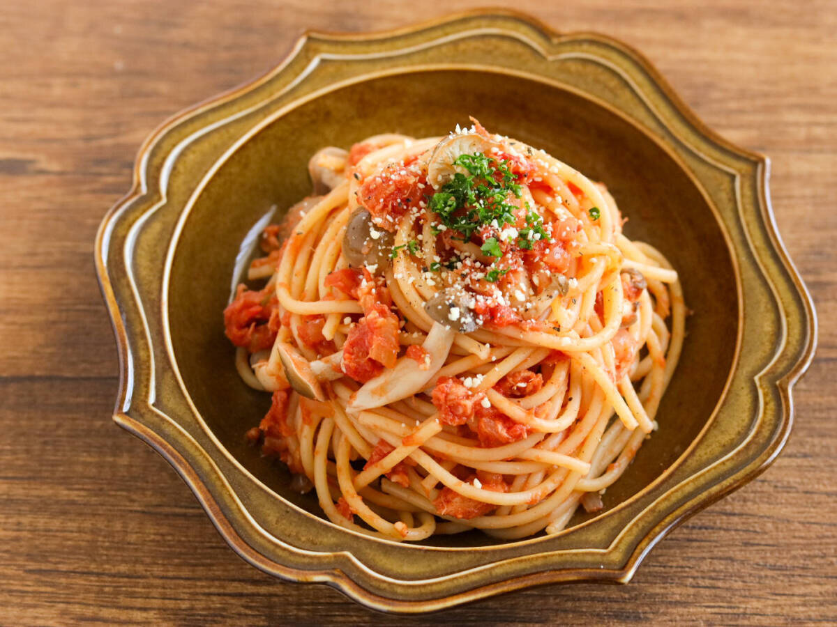 家にあるもので速攻作れるのに絶品すぎる…コウケンテツさんの超簡単「ツナトマトパスタ」を再現