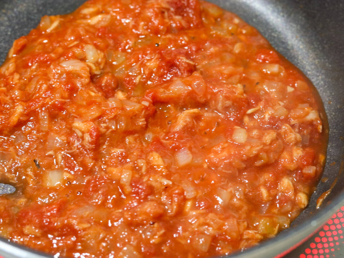 家にあるもので速攻作れるのに絶品すぎる…コウケンテツさんの超簡単「ツナトマトパスタ」を再現