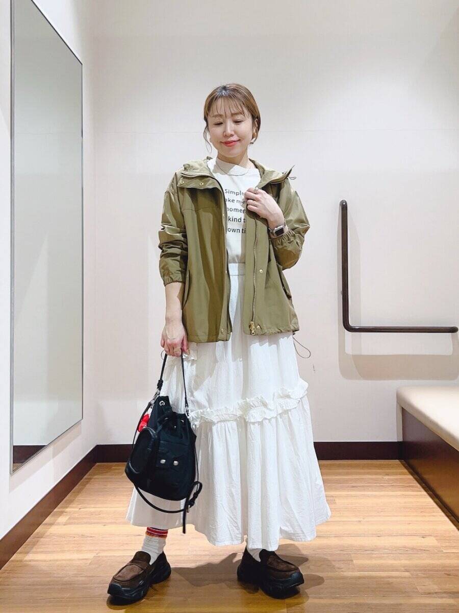 おしゃれな人の軽アウターはマウンテンパーカー！品よくこなれ感アップ♡春の着こなし術