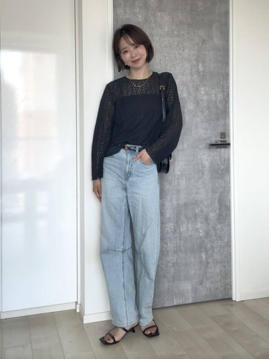 ユニクロレースブラウス、甘すぎない黒が正解！Tシャツ感覚で着られる大人の高見えトップス
