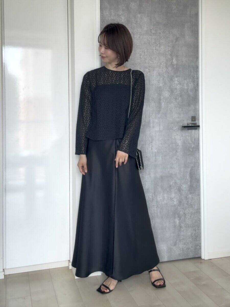 ユニクロレースブラウス、甘すぎない黒が正解！Tシャツ感覚で着られる大人の高見えトップス