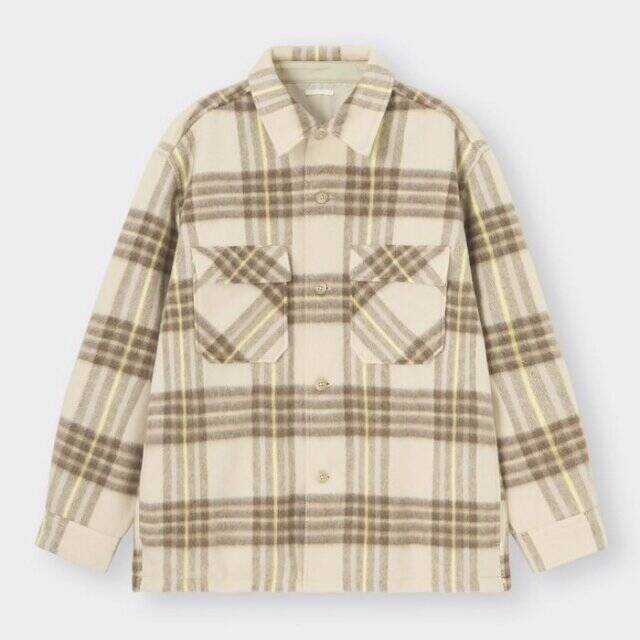 GUメンズシャツのゆるっと感が可愛い♡優し気カラーで可愛く着られるワントーンコーデ