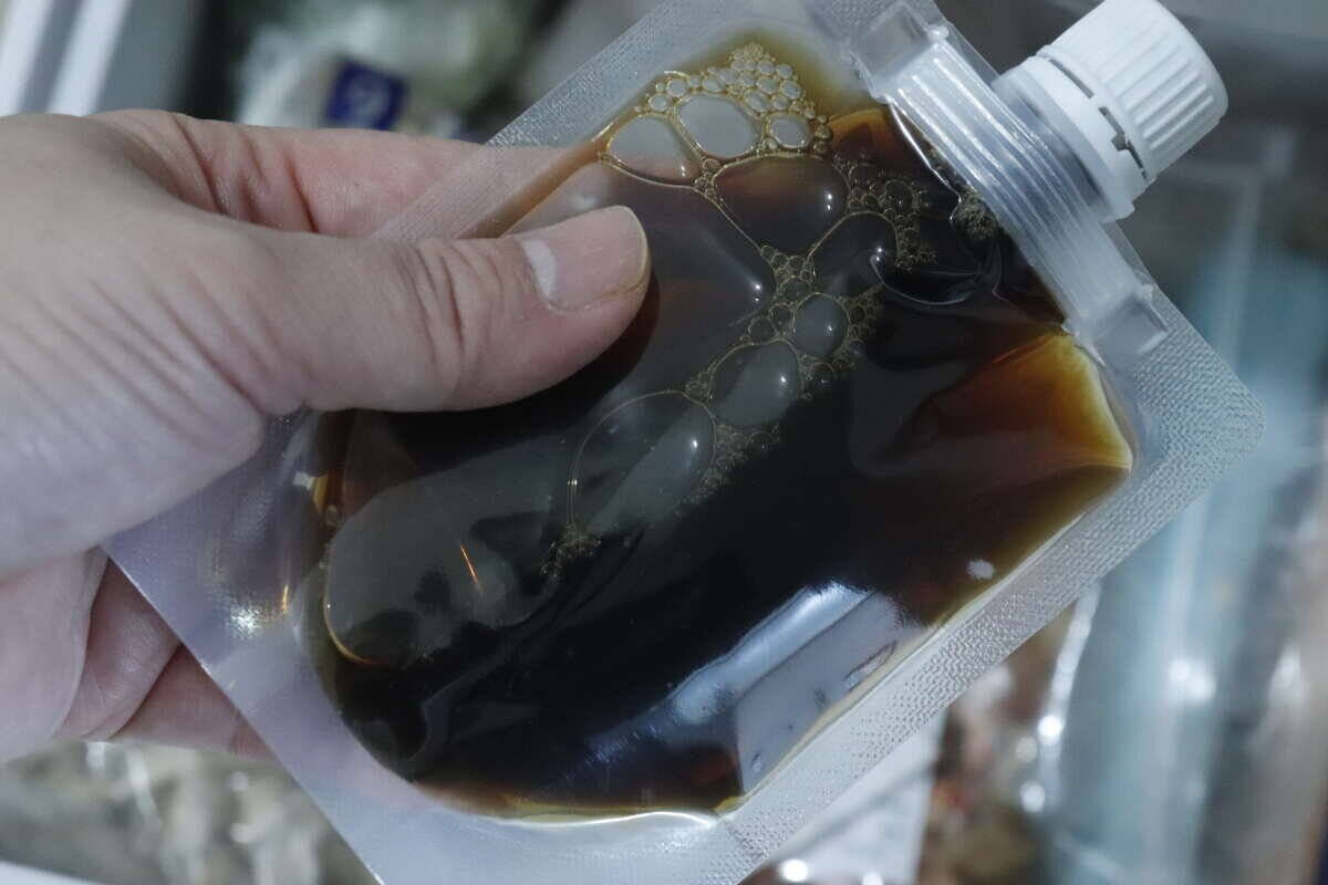 100均のパウチが夏に最強！飲み物を保冷剤に変える！ありそうでなかった便利グッズ