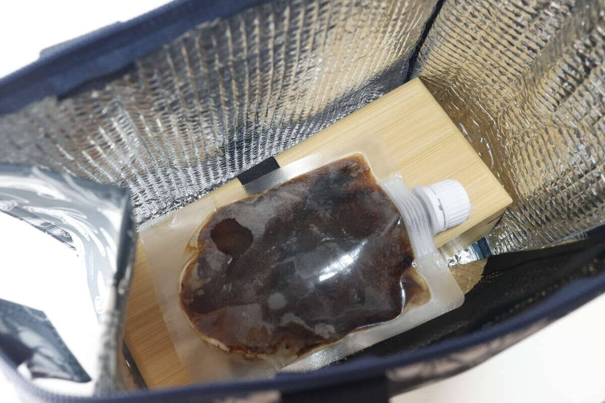 100均のパウチが夏に最強！飲み物を保冷剤に変える！ありそうでなかった便利グッズ