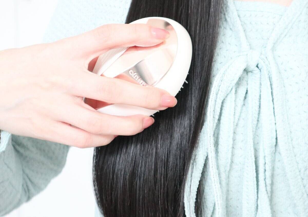 髪の広がりもう怖くない！ブラシ＆オイル使いで変わる！梅雨の美髪ヘアケアマニュアル
