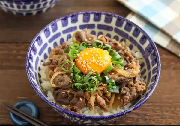 漬けて焼くだけ超簡単！誰でも美味しく作れる！「スタミナ丼」のレシピ