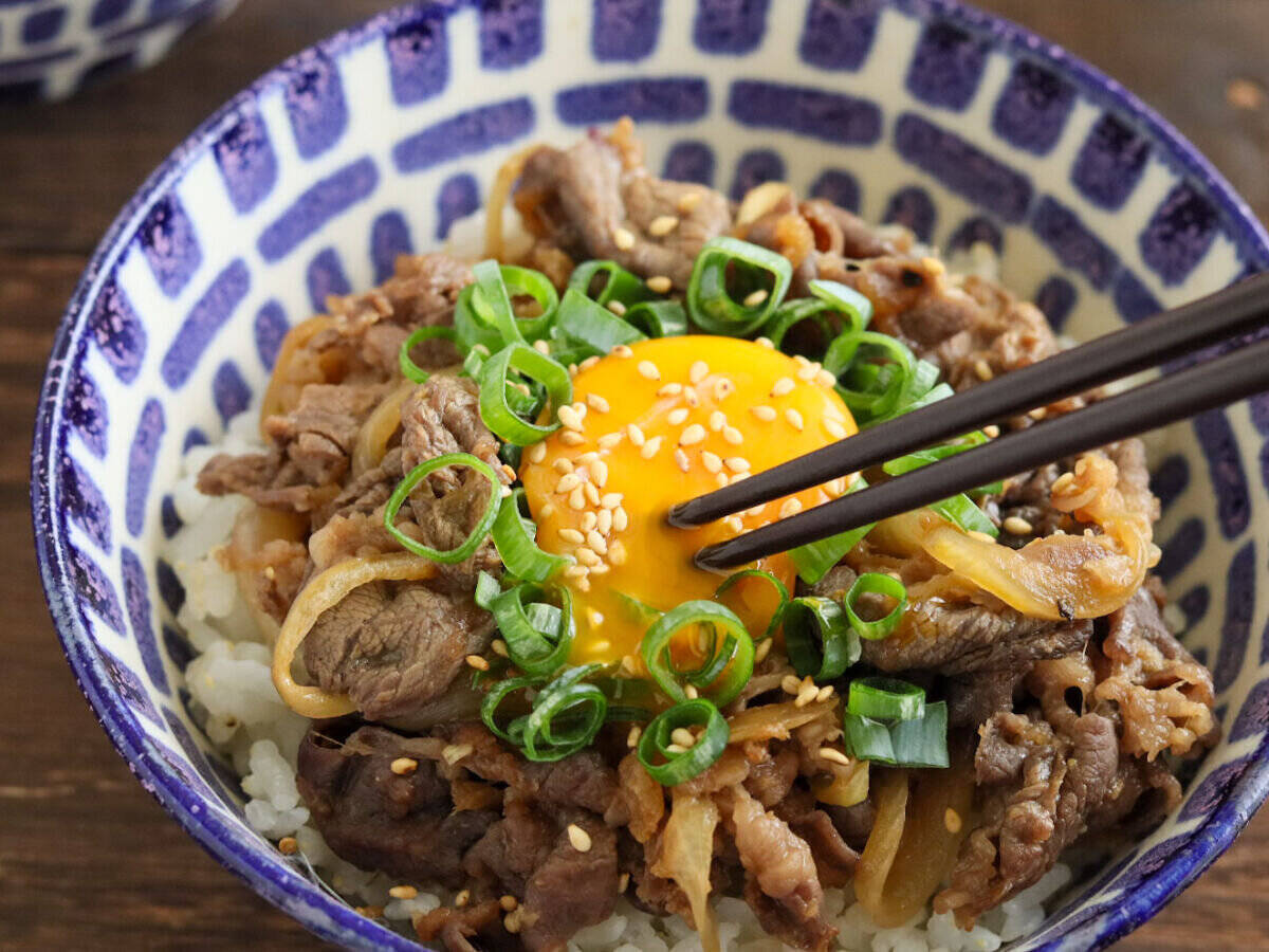 漬けて焼くだけ超簡単！誰でも美味しく作れる！「スタミナ丼」のレシピ