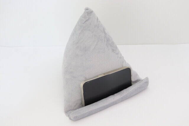 ダイソー姉妹店のコレなんだと思う？2WAYで使えて一石二鳥！ふわふわな便利アイテム