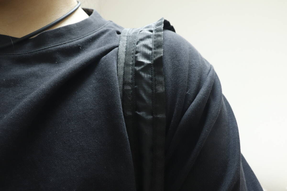 凄いものを見つけてしまった！「とにかく持ち運びやすい！」高機能すぎる100均黒バッグ