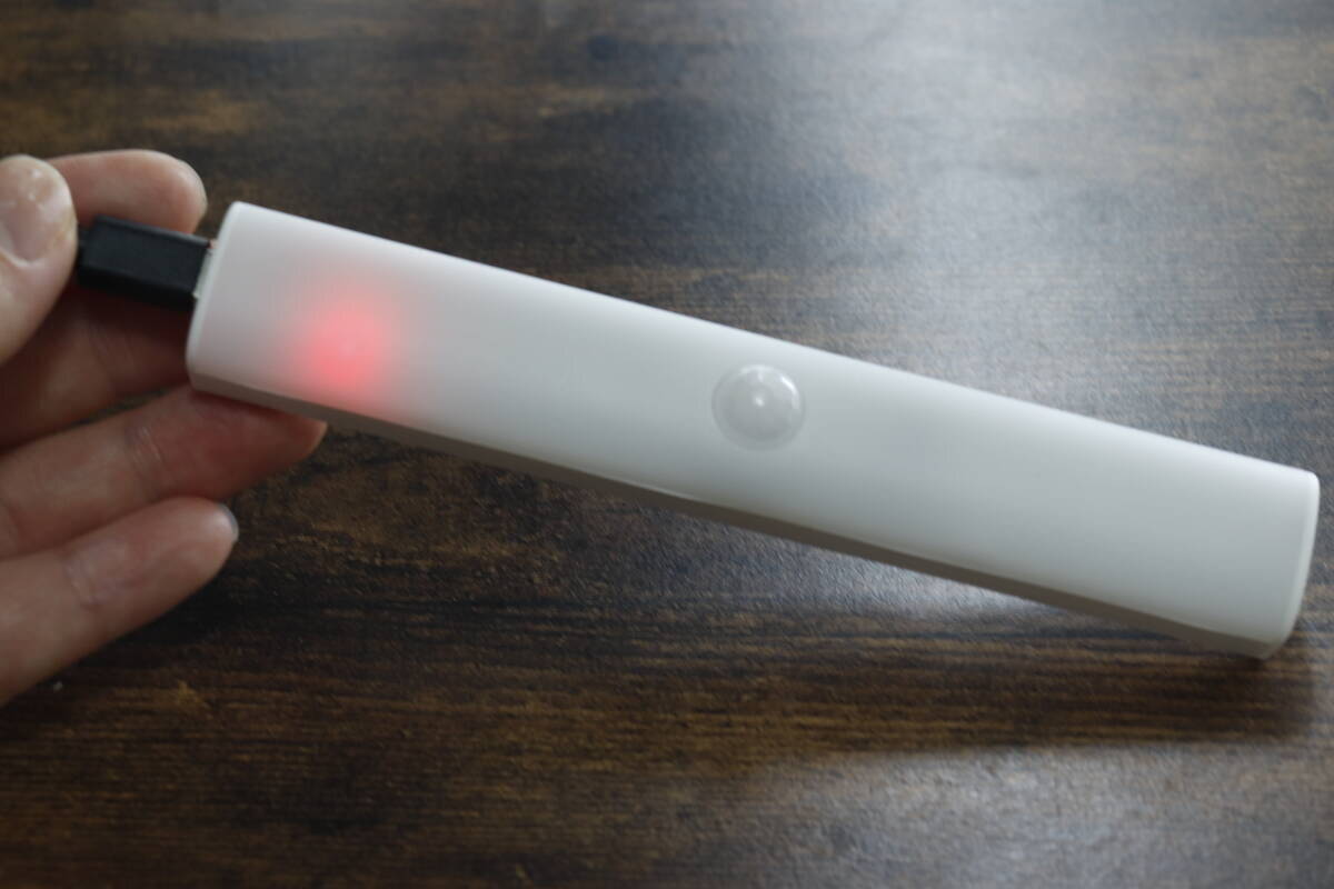 バータイプが大当たり！ちょっとした場所にちょうどいい！使い勝手抜群な100均の電気小物