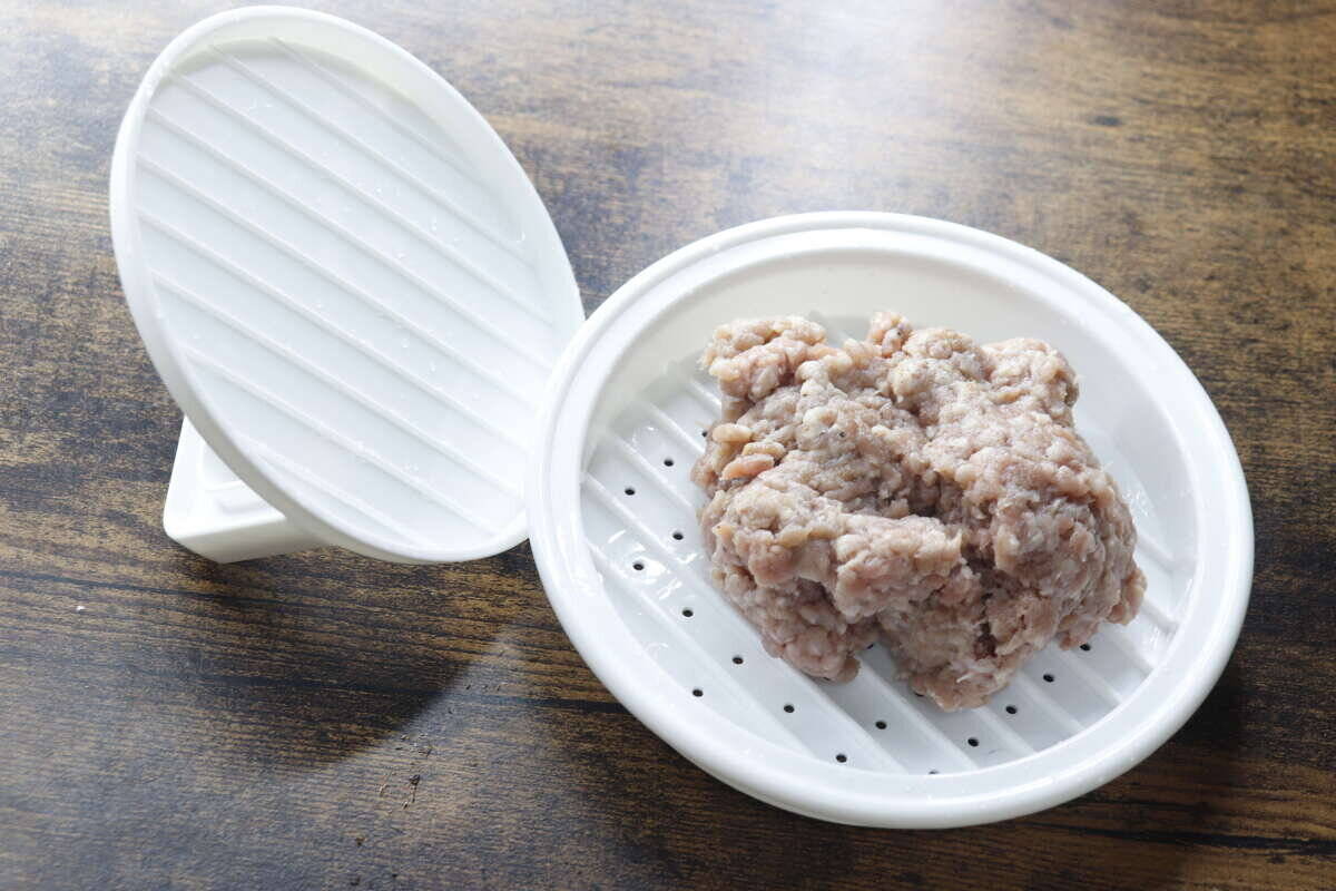 ついに出た！「もう素手には戻れん…」一発でお店みたいに作れる100均キッチングッズ