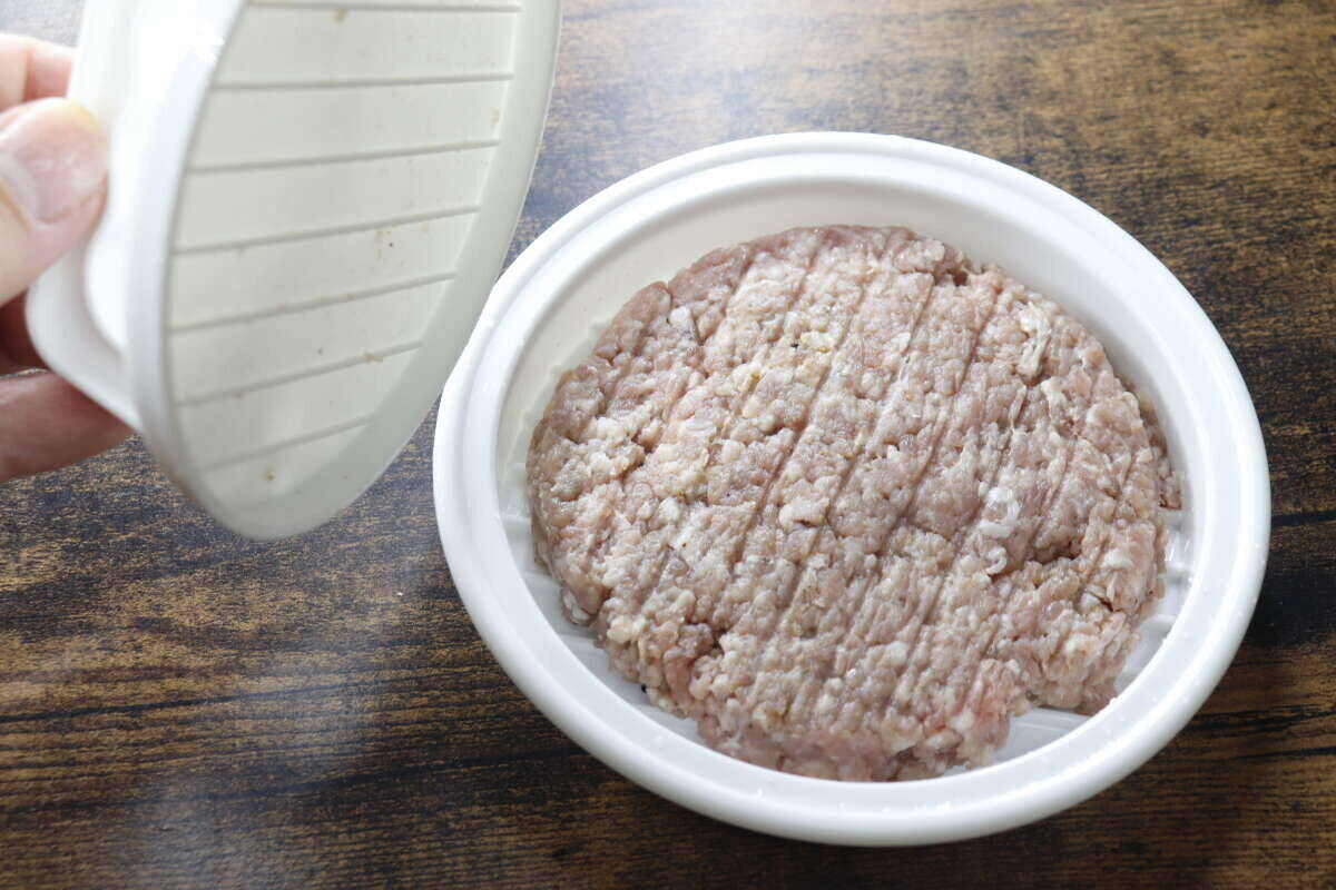 ついに出た！「もう素手には戻れん…」一発でお店みたいに作れる100均キッチングッズ