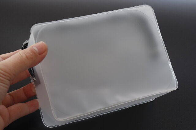 まさかダイソーで出会えるとは…ずっと探し求めてた！無印風のポーチが優秀