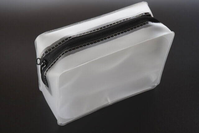 まさかダイソーで出会えるとは…ずっと探し求めてた！無印風のポーチが優秀