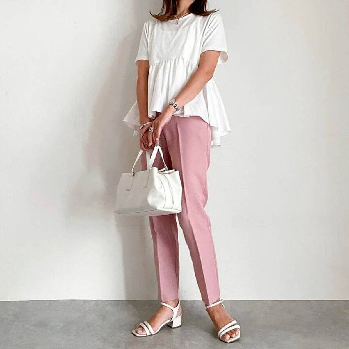 GUって若い子向けでしょ…を覆す！30〜40代にこそ似合うフレアトップスの着こなし術