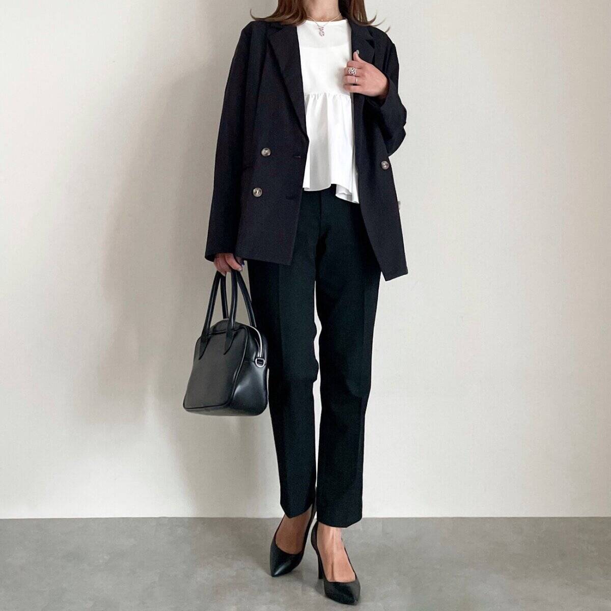 GUって若い子向けでしょ…を覆す！30〜40代にこそ似合うフレアトップスの着こなし術